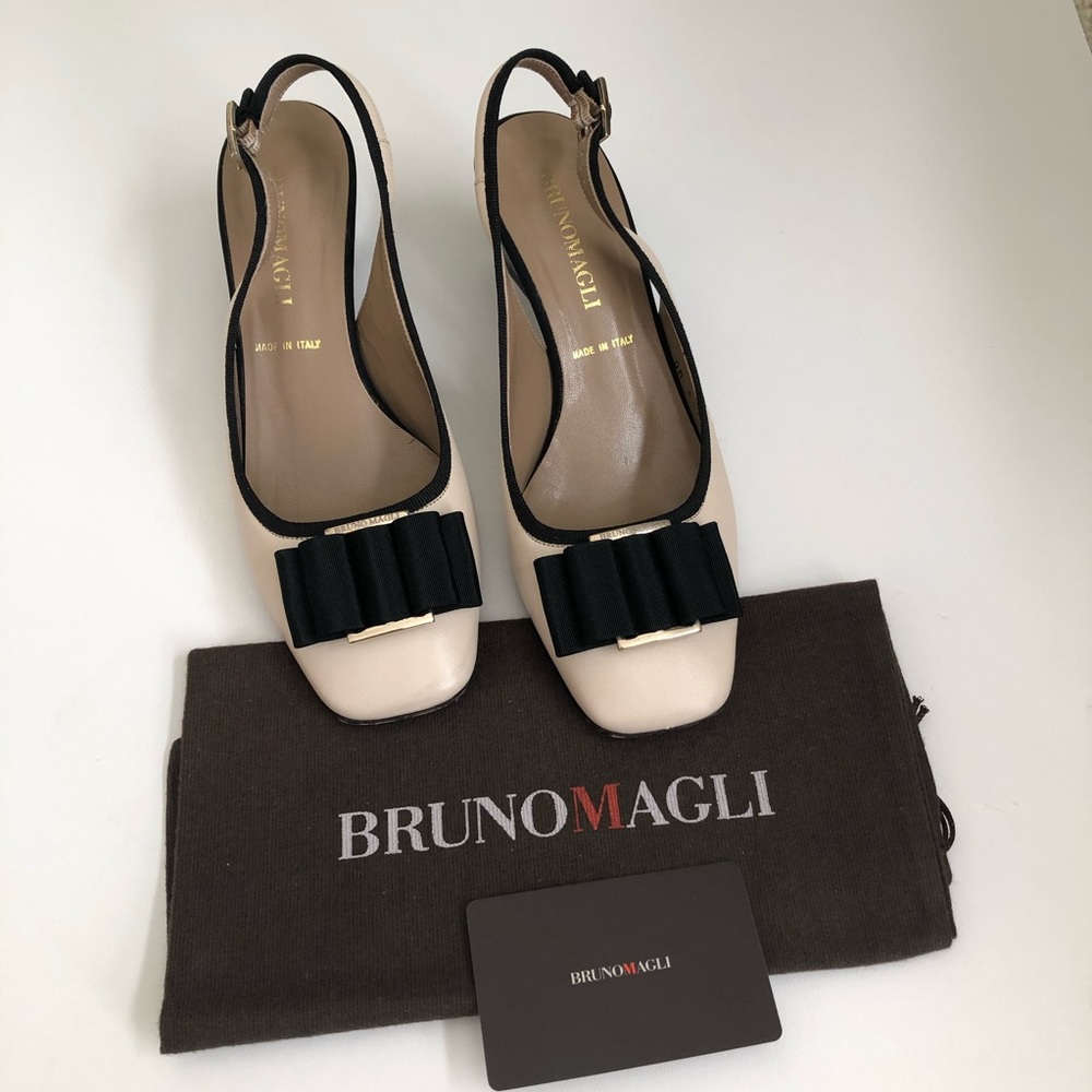Bruno Magli Molly Slingbacks, Nero Leather